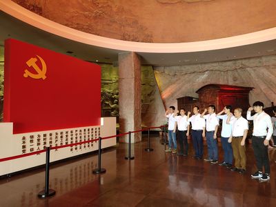 “南湖的船 党的摇篮” --中铁八局电务公司常州机电项目部开展主题党日活动