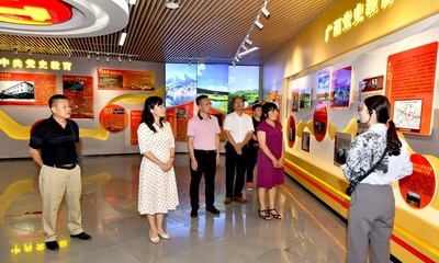 博白林场到高峰森林公园交流学习党史馆建设和林下经济发展模式