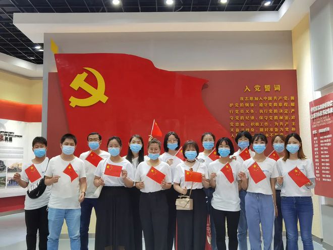 巴州在线全员参观库尔勒党史馆,重温伟大奋斗史!