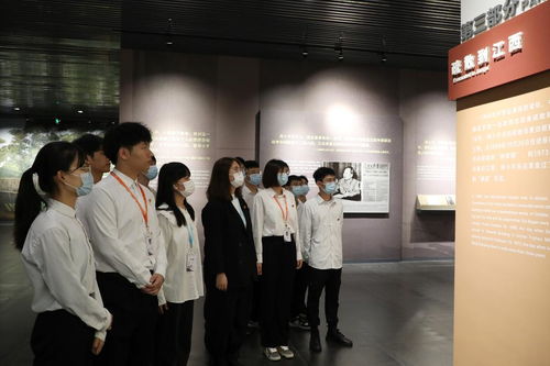 我校开展 学党史 强信念 跟党走 主题团日活动暨新团员入团仪式
